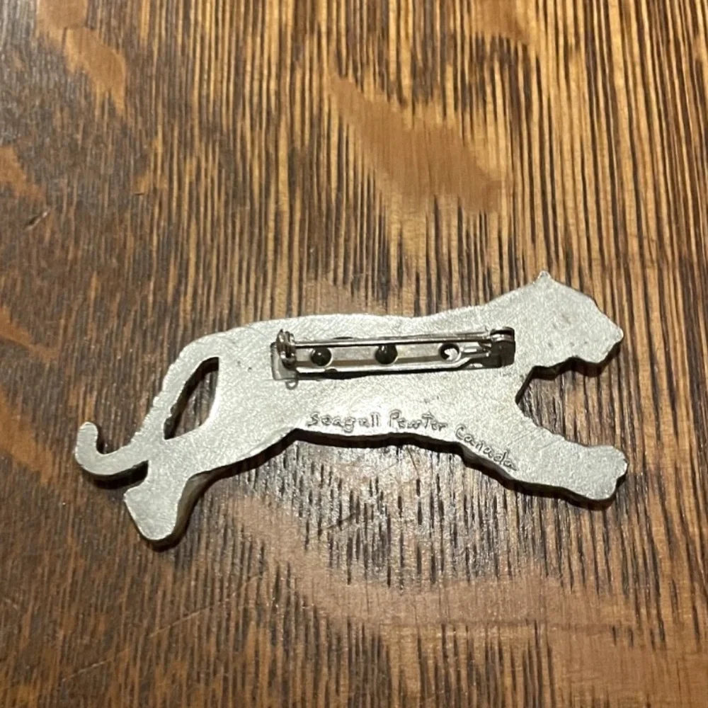 Vintage Pewter Large Tiger Brooch Pin signed Seagull Pewter Canada - Picture 2 of 2